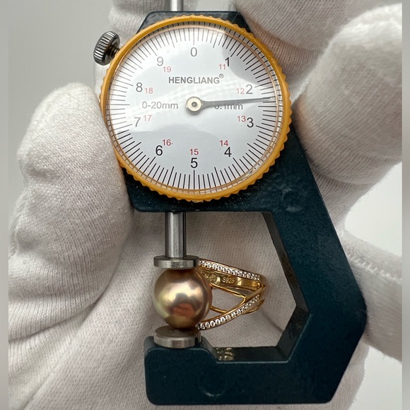 Elegant Gold Freshwater Edison Pearl Ring - Picture 11 of 13